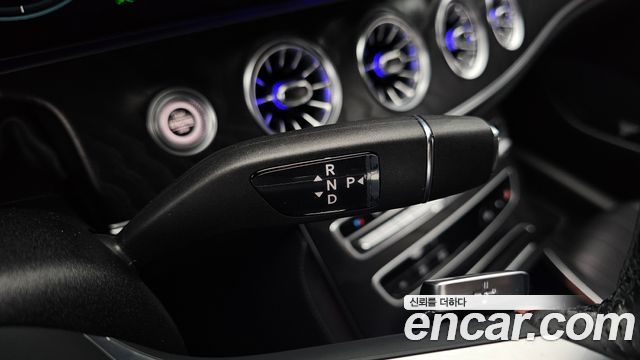 Mercedes-Benz E-Class 2022 — photo 9