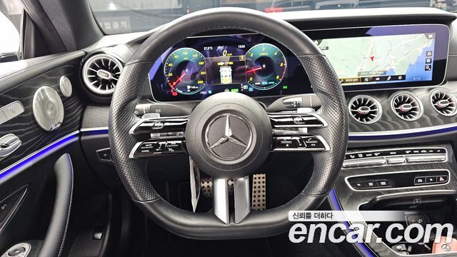 Mercedes-Benz E-Class 2022 — photo 12