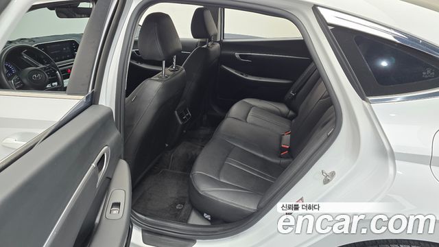 Hyundai Sonata 2023 — photo 17