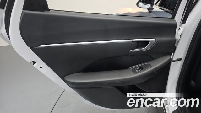 Hyundai Sonata 2023 — photo 15
