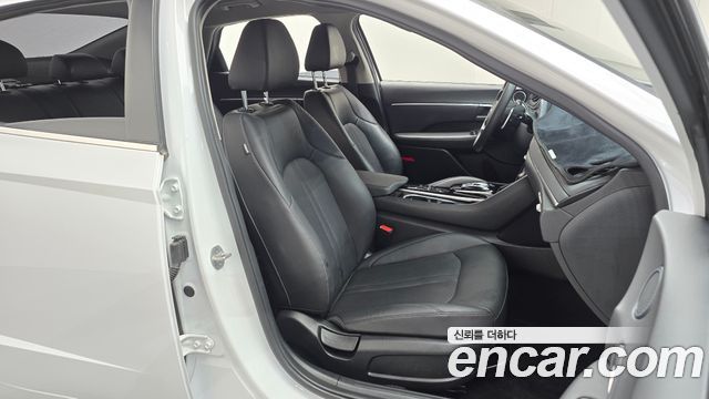 Hyundai Sonata 2023 — photo 16
