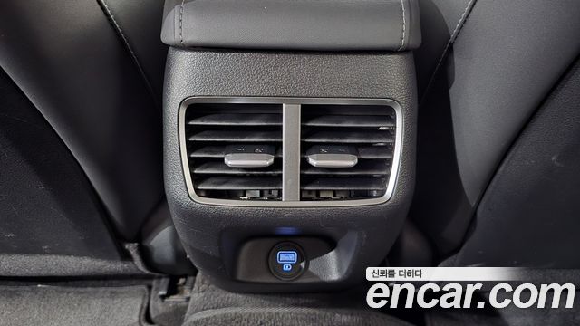 Hyundai Sonata 2023 — photo 31