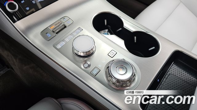 Genesis GV70 2025 — photo 12