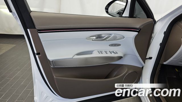 Genesis GV70 2025 — photo 14