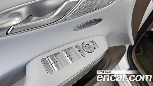 Genesis GV70 2025 — photo 30