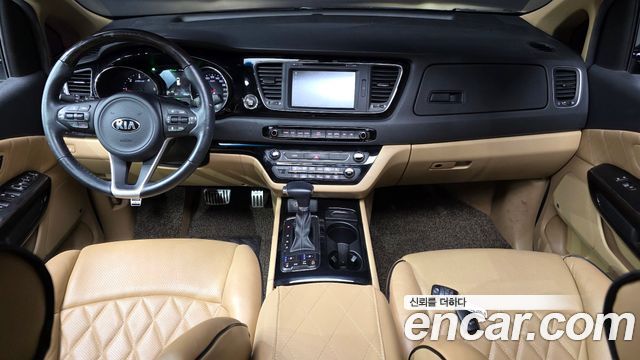 Kia Canival 2018 — photo 10