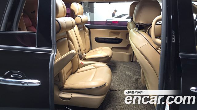 Kia Canival 2018 — photo 17