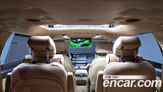 Kia Canival 2018 — photo 23