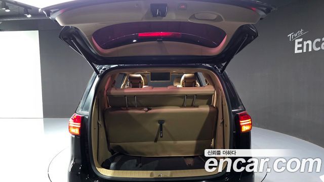 Kia Canival 2018 — photo 25