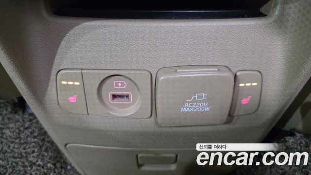 Kia Canival 2018 — photo 29