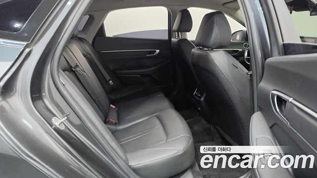 Hyundai Sonata 2023 — photo 17