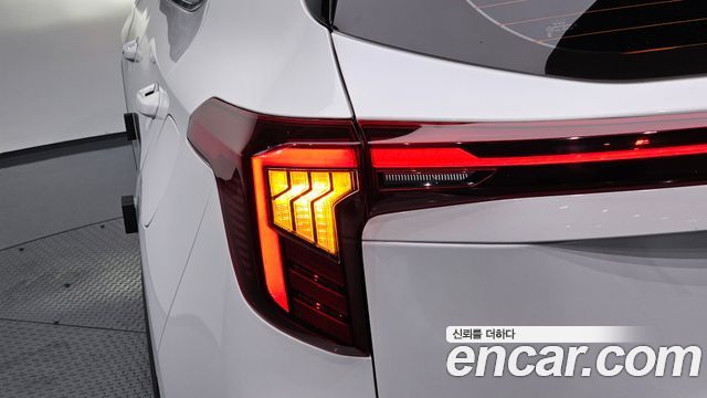 Kia Seltos 2023 — photo 9