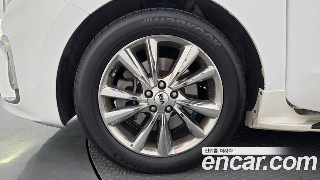 Kia Canival 2019 — photo 5