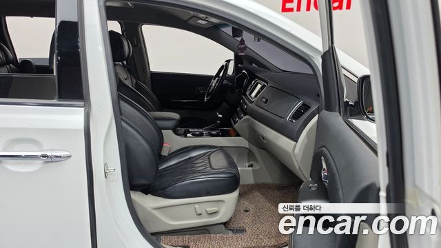Kia Canival 2019 — photo 11