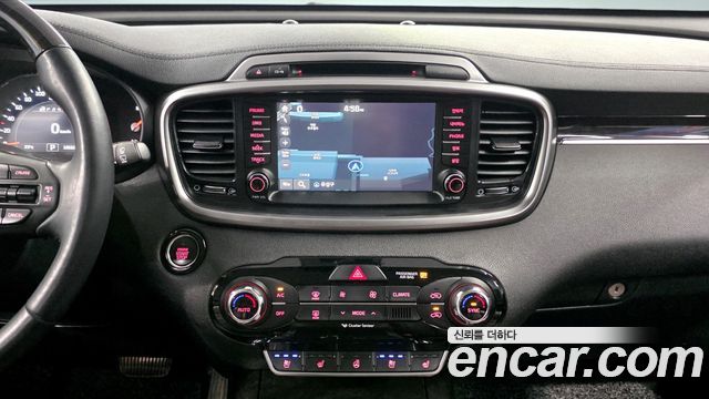 Kia Sorento 2016 — photo 17