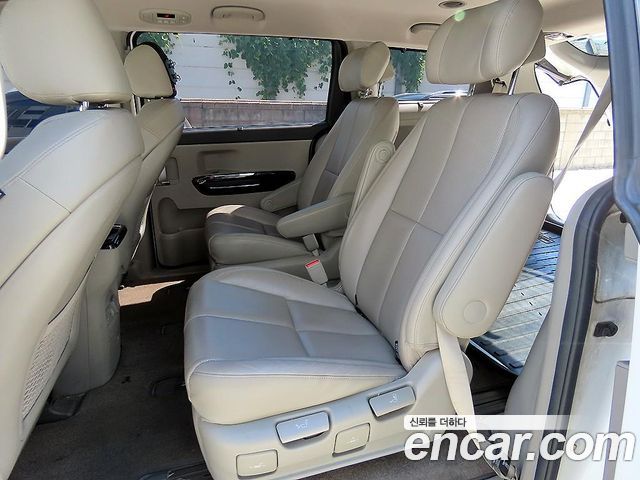 Kia Canival 2016 — photo 6