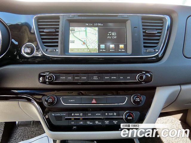 Kia Canival 2016 — photo 13