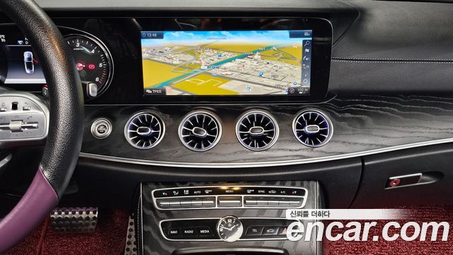 Mercedes-Benz E-Class 2019 — photo 20