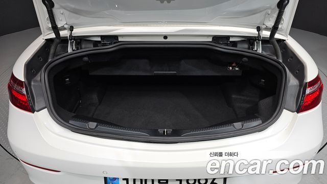 Mercedes-Benz E-Class 2019 — photo 26