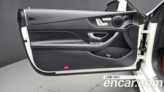 Mercedes-Benz E-Class 2019 — photo 14