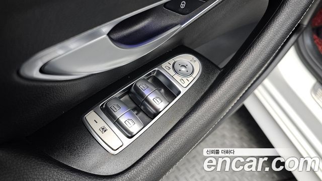 Mercedes-Benz E-Class 2019 — photo 30