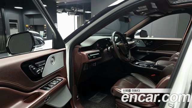 Lincoln Aviator 2021 — photo 11