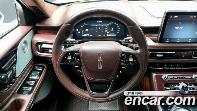 Lincoln Aviator 2021 — photo 13
