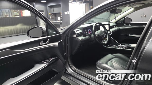 Kia K5 2023 — photo 10
