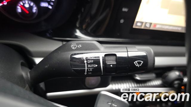 Kia K5 2023 — photo 17