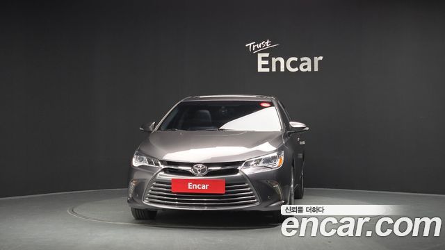 Toyota Camry 2016 — photo 3