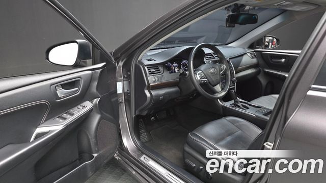 Toyota Camry 2016 — photo 10