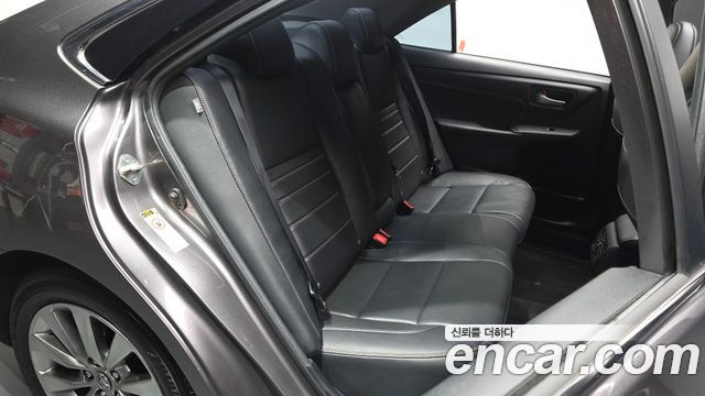 Toyota Camry 2016 — photo 12