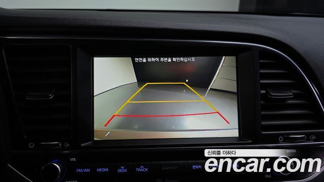 Hyundai AVANTE 2017 — photo 21
