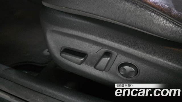Hyundai AVANTE 2017 — photo 24