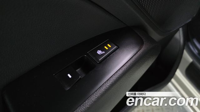 Hyundai AVANTE 2017 — photo 25