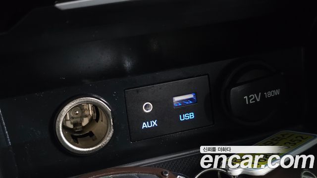Hyundai AVANTE 2017 — photo 29