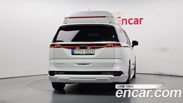 Kia Canival 2023 — photo 4