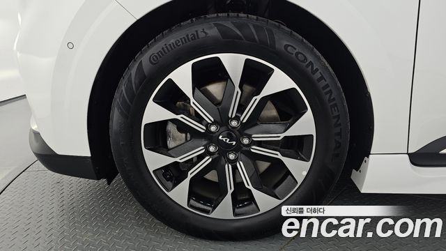 Kia Canival 2023 — photo 5