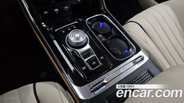 Kia Canival 2023 — photo 9