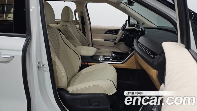 Kia Canival 2023 — photo 10