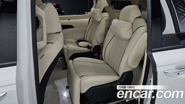 Kia Canival 2023 — photo 12