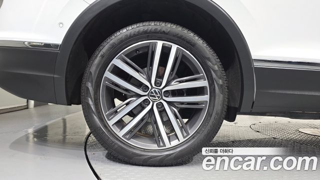 Volkswagen Tiguan 2023 — photo 5