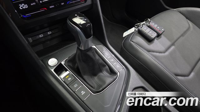Volkswagen Tiguan 2023 — photo 12