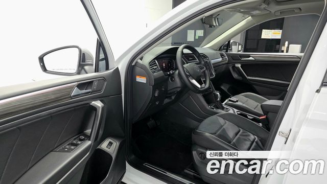 Volkswagen Tiguan 2023 — photo 13