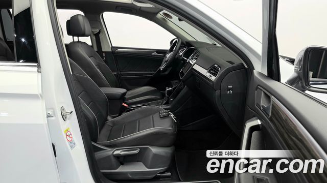 Volkswagen Tiguan 2023 — photo 17