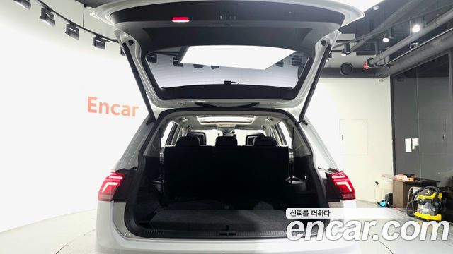 Volkswagen Tiguan 2023 — photo 25