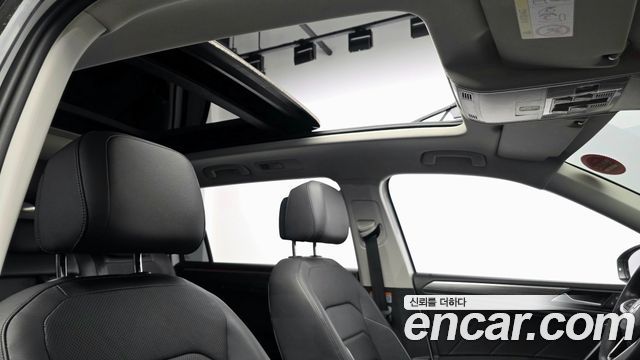 Volkswagen Tiguan 2023 — photo 26