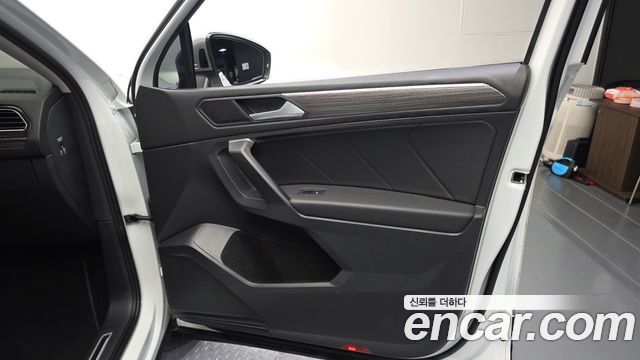 Volkswagen Tiguan 2023 — photo 14