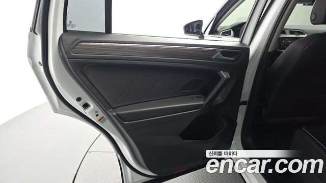 Volkswagen Tiguan 2023 — photo 15