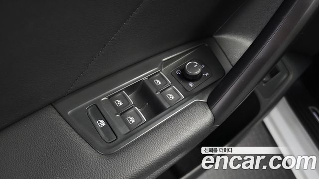 Volkswagen Tiguan 2023 — photo 28